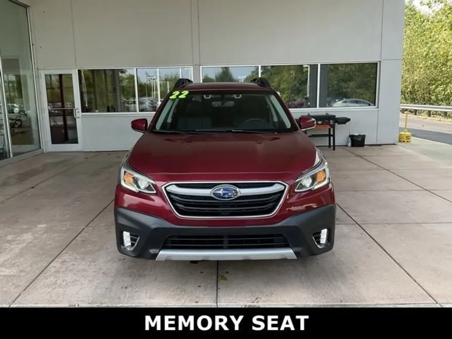 2022 Subaru Outback Limited photo 1