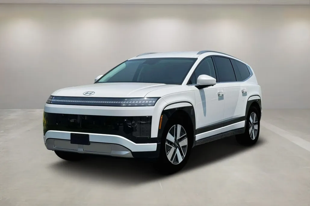 2026 Hyundai Ioniq SEL photo 1