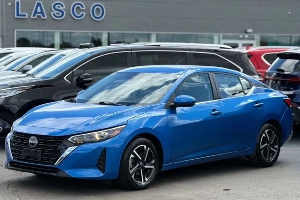 2024 Nissan Sentra SV photo 1