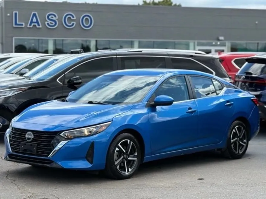 2024 Nissan Sentra SV photo 1
