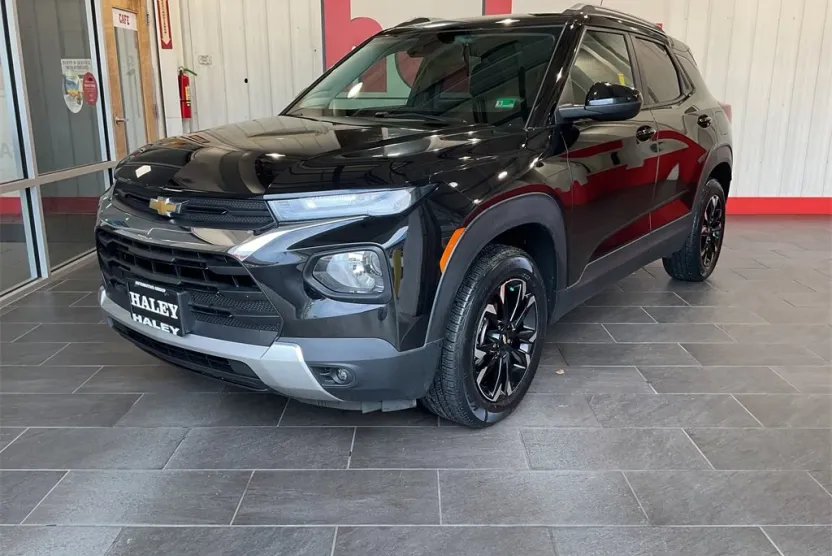 2023 Chevrolet Trailblazer LT photo 1