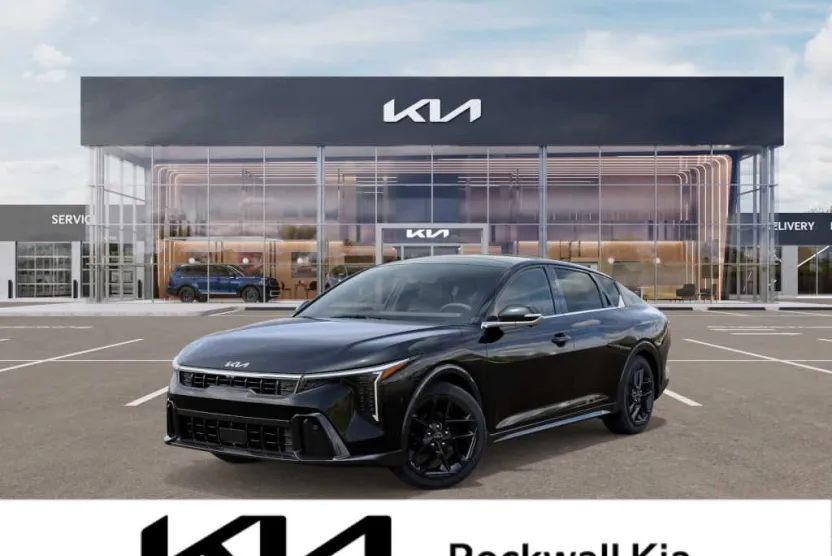 2025 Kia K4 GT-Line Turbo photo 1