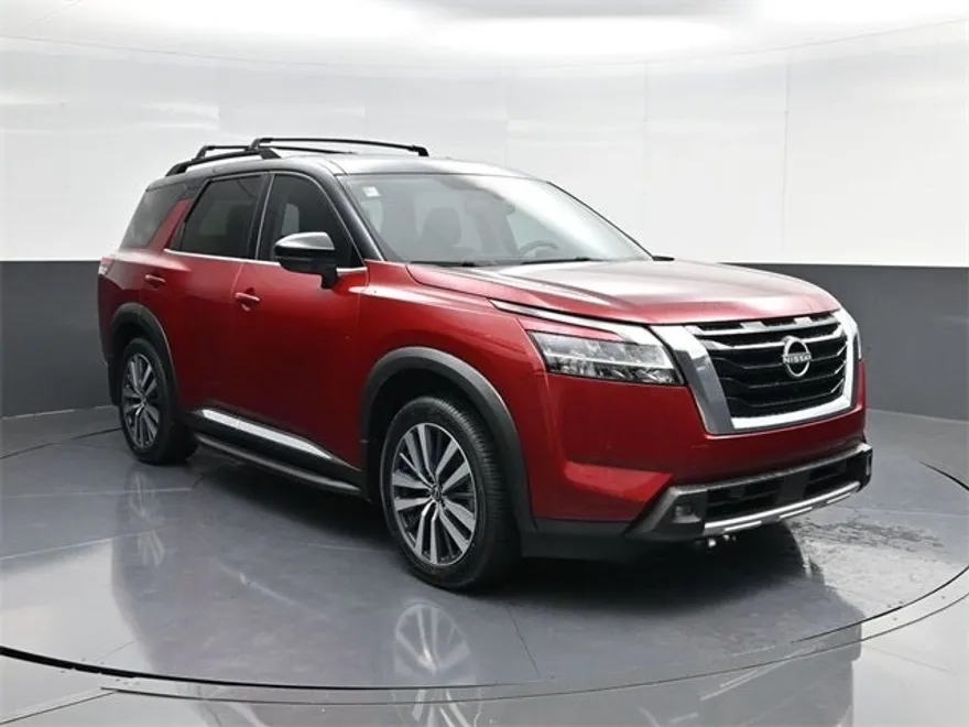 2022 Nissan Pathfinder Platinum photo 1