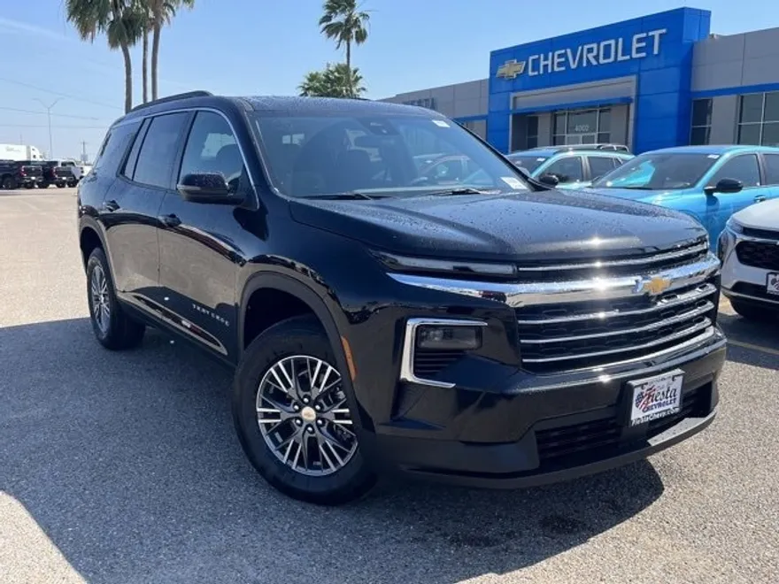 2025 Chevrolet Traverse photo 1