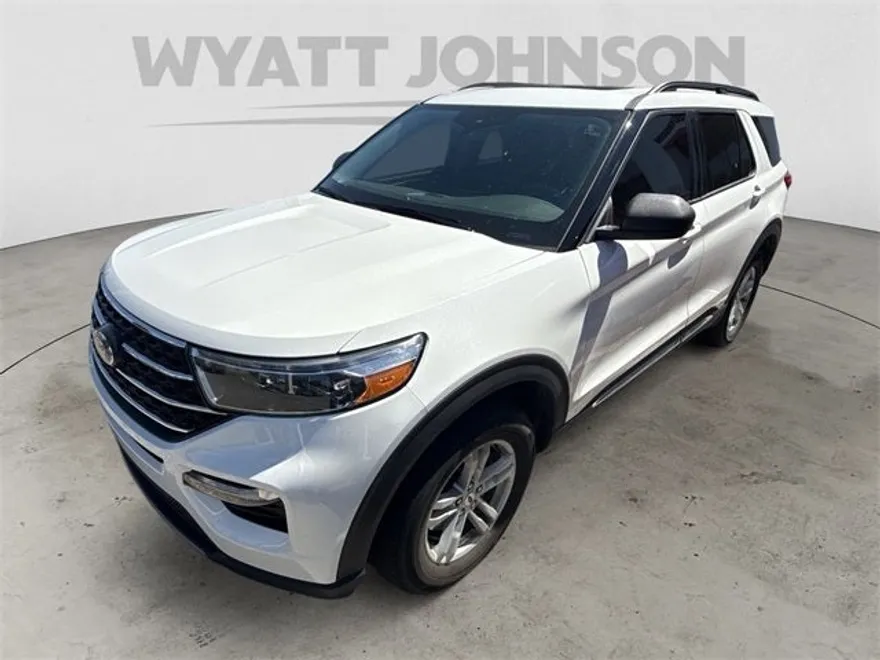 2022 Ford Explorer XLT photo 1