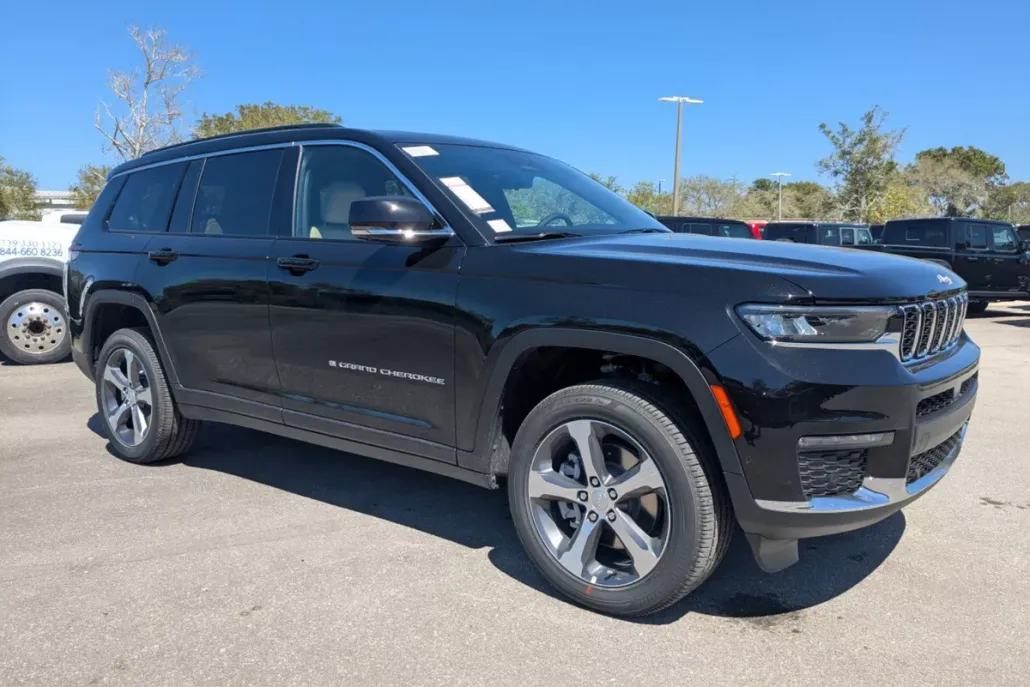 2025 Jeep Grand Cherokee Limited photo 1