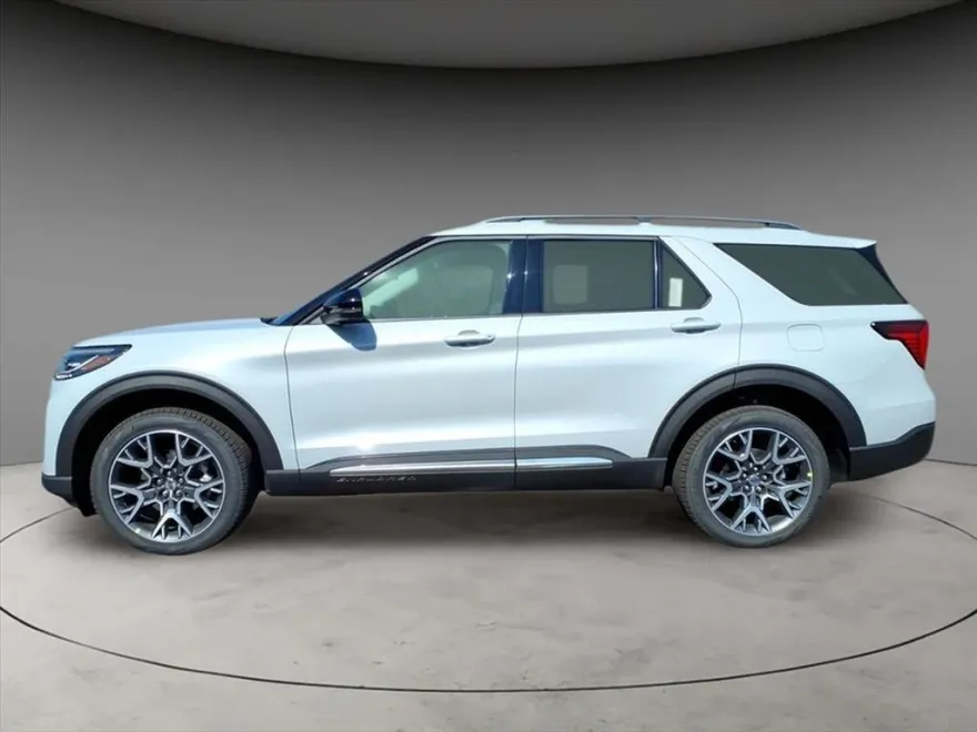 2025 Ford Explorer Platinum photo 1