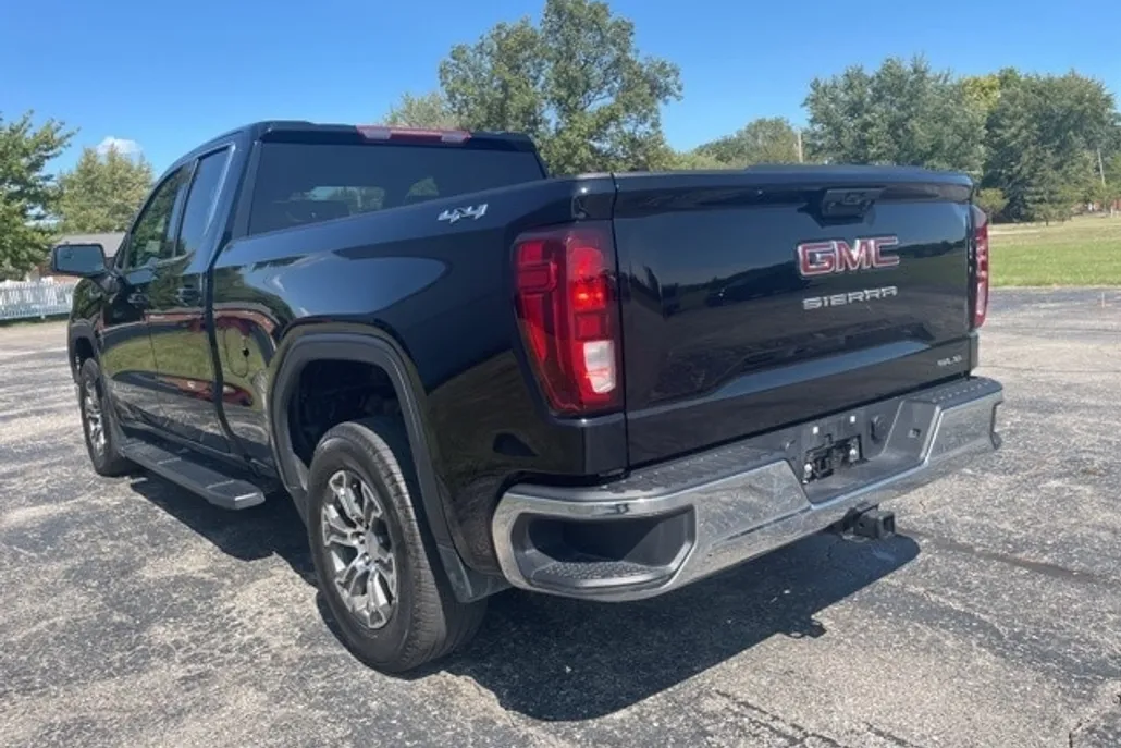 2022 Gmc Sierra 1500 SLE photo 1