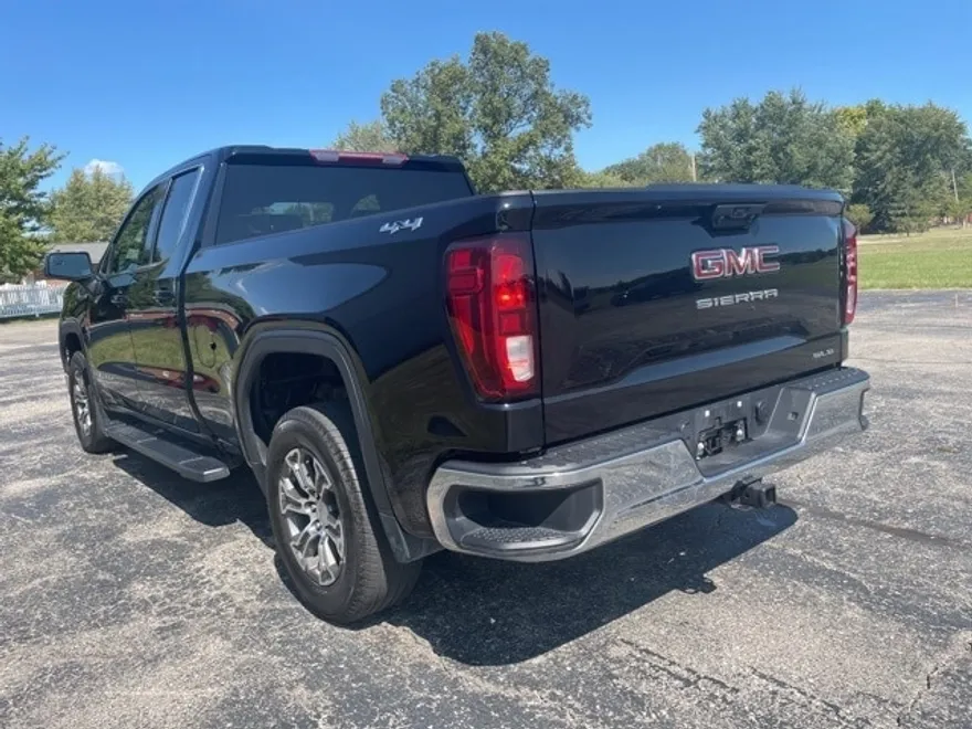 2022 Gmc Sierra 1500 SLE photo 1