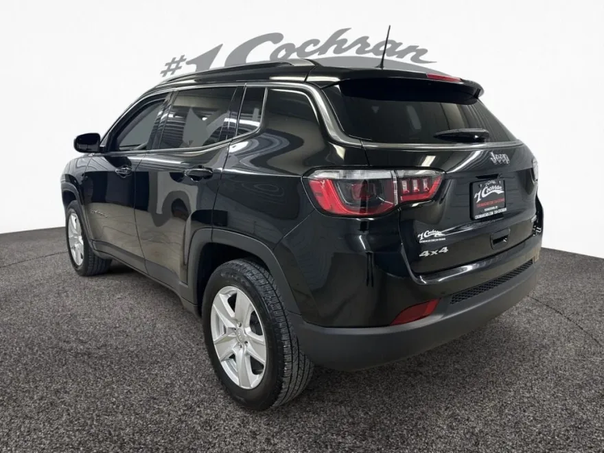 2022 Jeep Compass Latitude photo 1