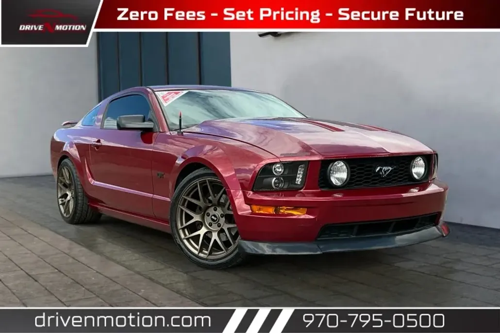 2005 Ford Mustang GT Premium photo 1