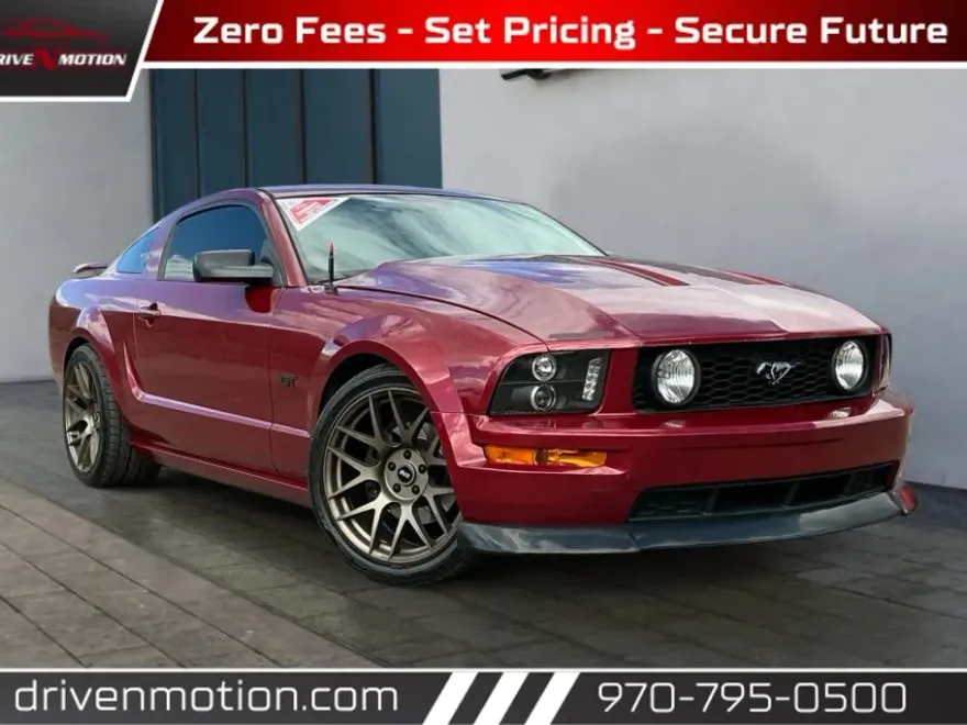2005 Ford Mustang GT Premium photo 1