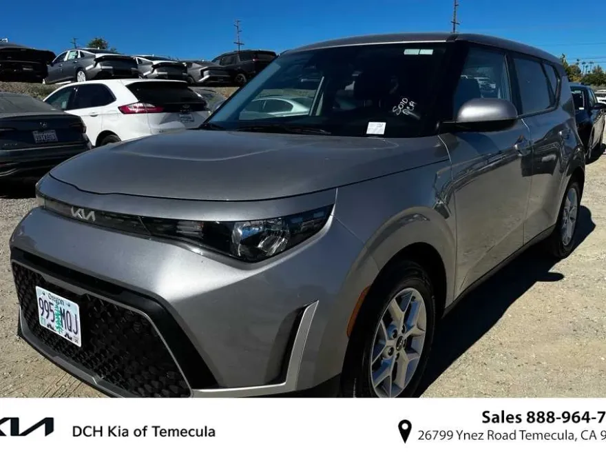 2023 Kia Soul LX photo 1