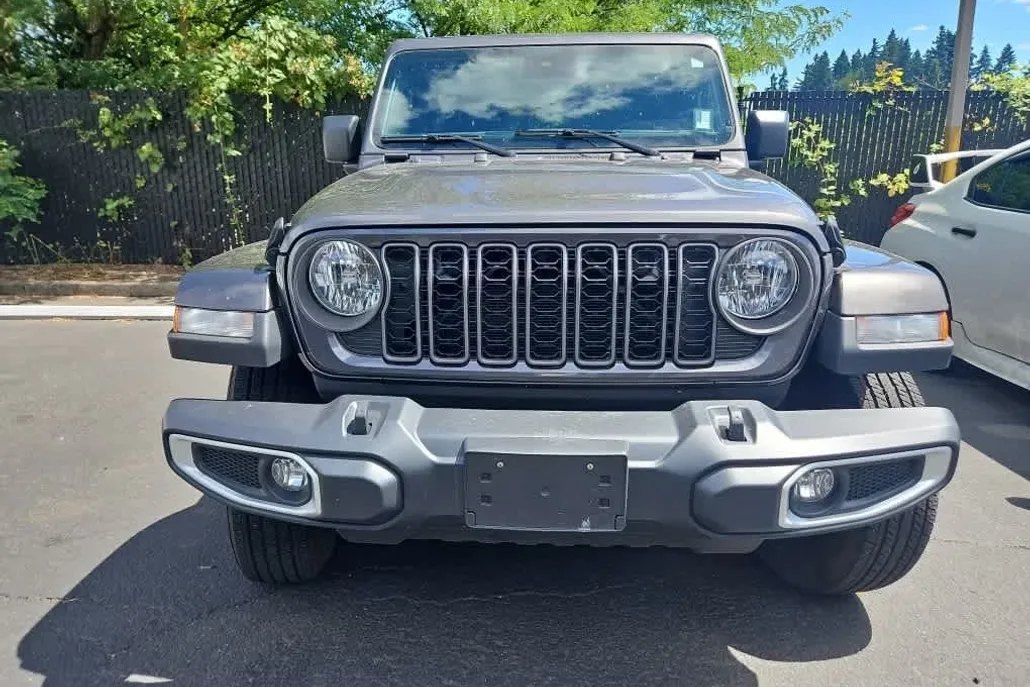 2024 Jeep Gladiator Sport S photo 1
