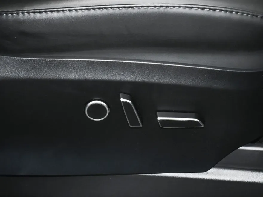 2024 Tesla Model X photo 40