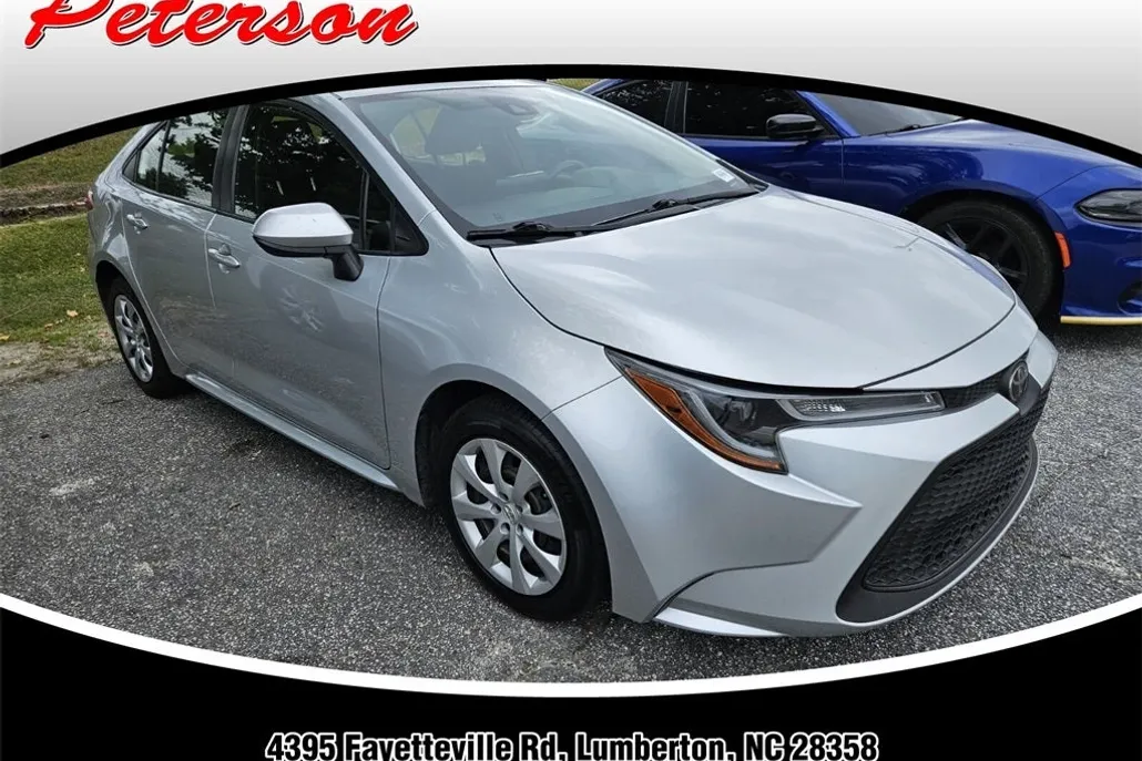 2022 Toyota Corolla LE photo 1