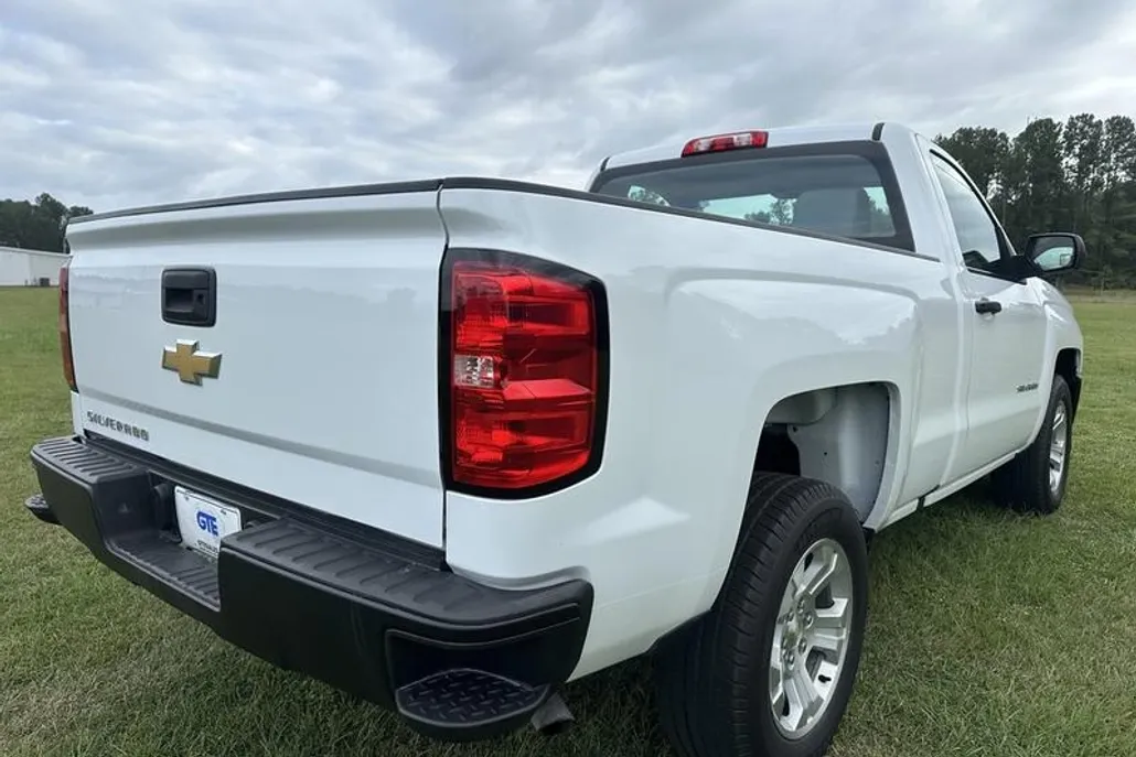 2018 Chevrolet Silverado 1500 photo 1