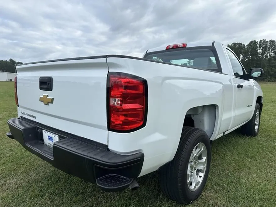 2018 Chevrolet Silverado 1500 photo 1