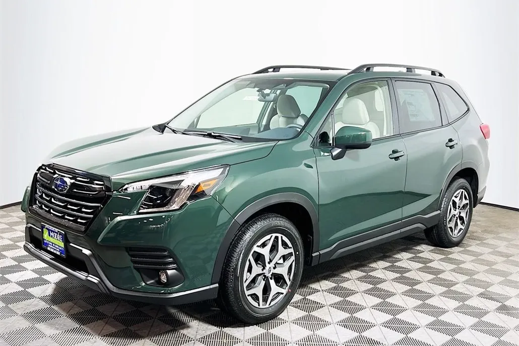 2024 Subaru Forester Premium photo 1