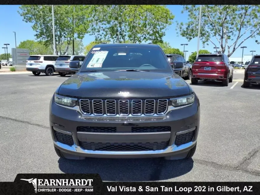 2025 Jeep Grand Cherokee Limited photo 1