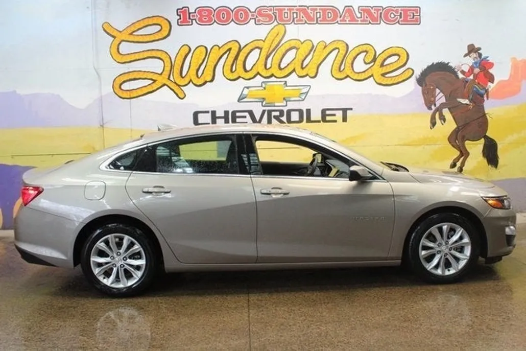 2023 Chevrolet Malibu 1LT photo 1