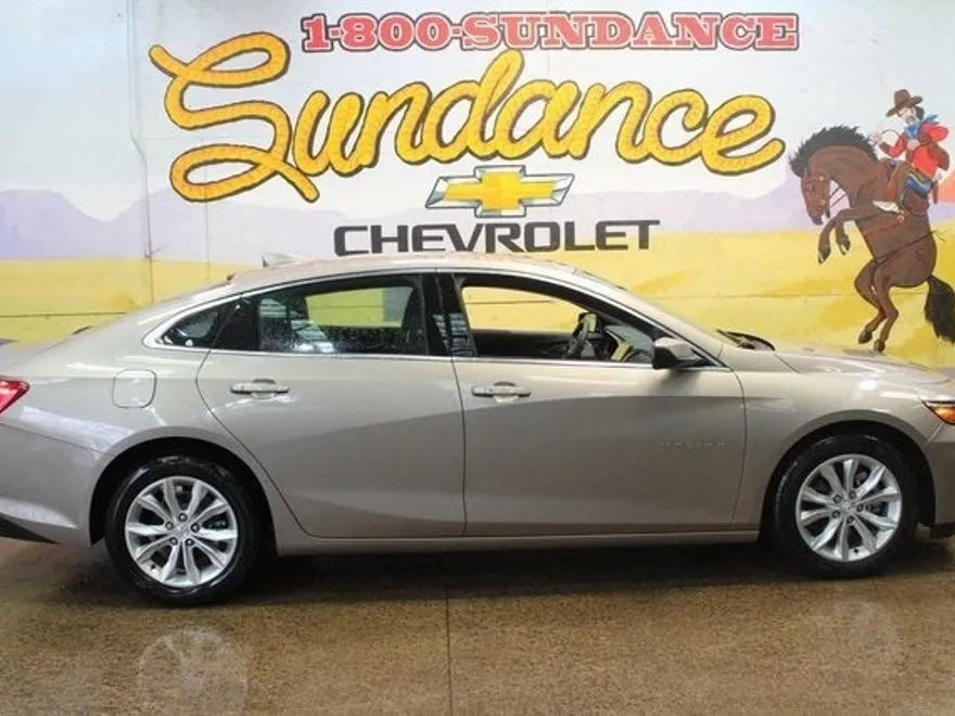 2023 Chevrolet Malibu 1LT photo 1