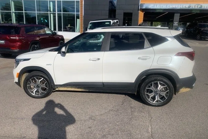 2022 Kia Seltos EX photo 1