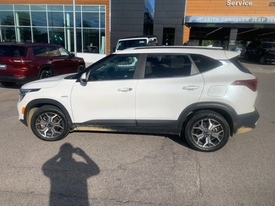 2022 Kia Seltos EX photo 1