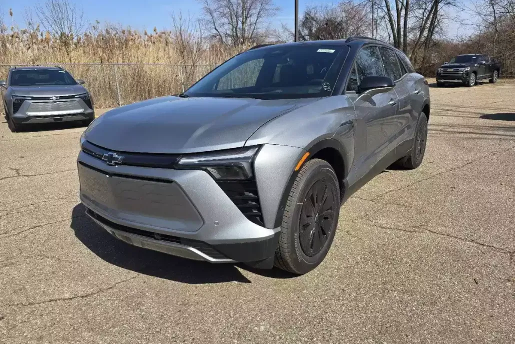 2025 Chevrolet Blazer EV photo 1