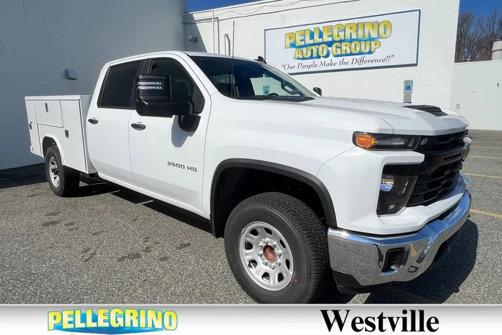 2024 Chevrolet Silverado 3500HD photo 1