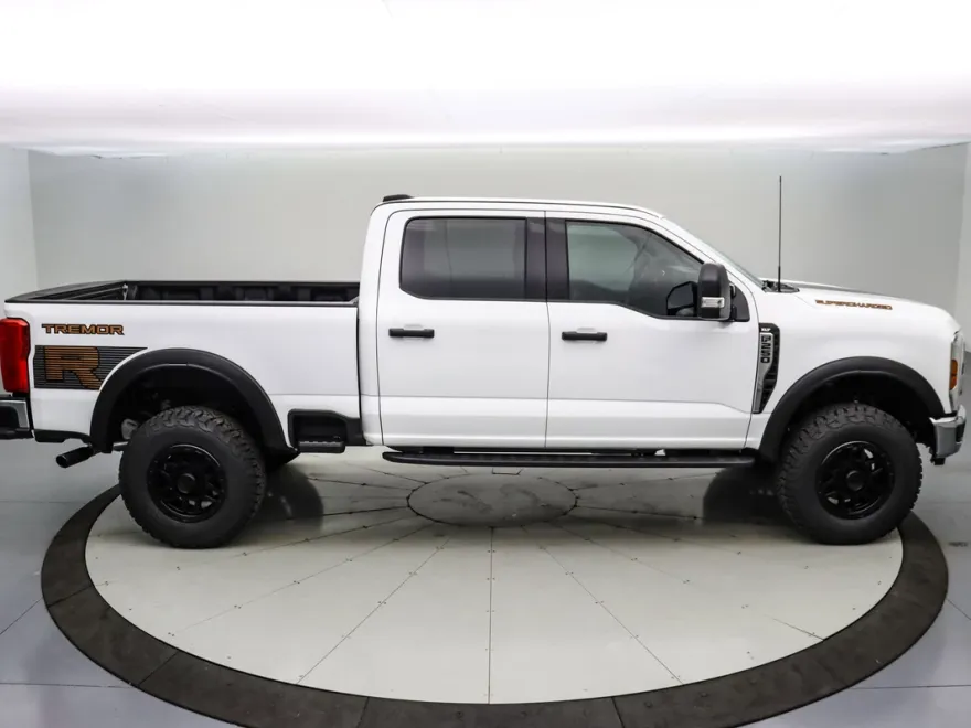 2025 Ford F-250 Tremor photo 1