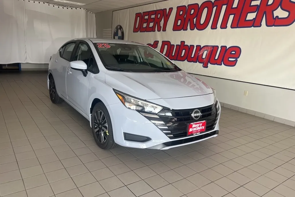2025 Nissan Versa 1.6 SV photo 1