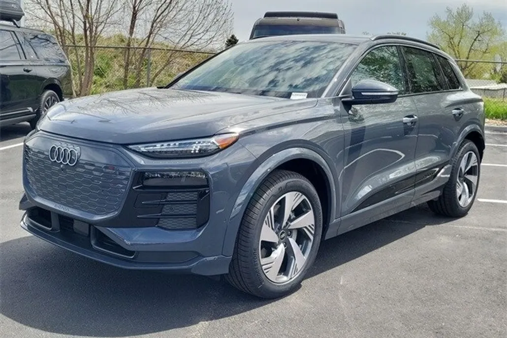 2025 Audi Q6 E-tron Premium Plus photo 1
