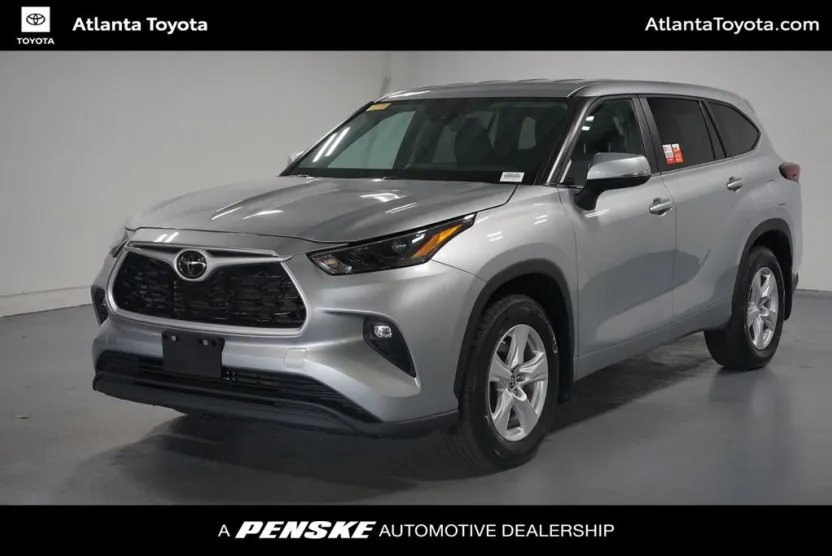 2024 Toyota Highlander LE photo 1
