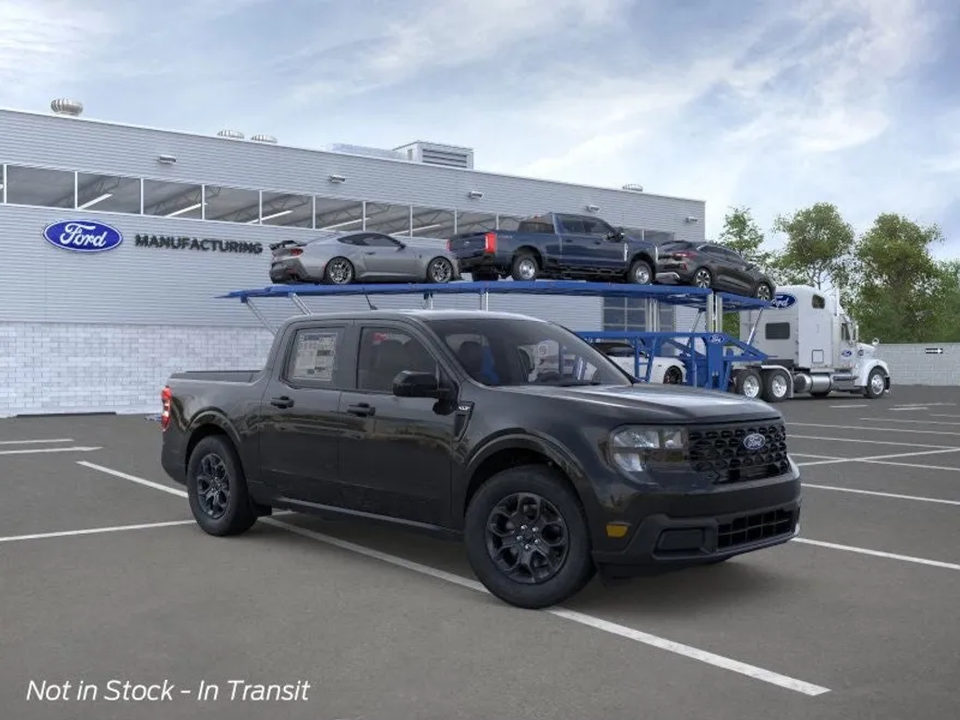 2025 Ford Maverick XLT photo 1