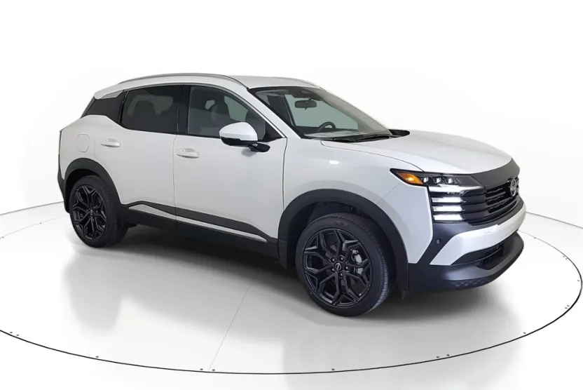 2025 Nissan Kicks SR photo 1