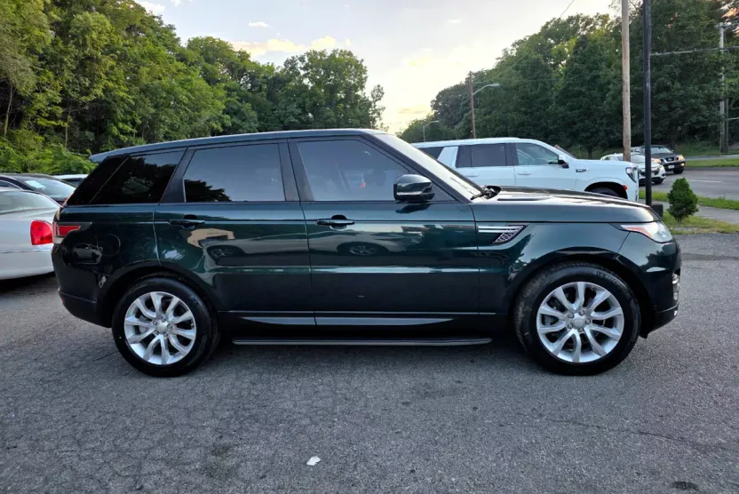 2014 Land Rover Range Rover Sport HSE photo 1