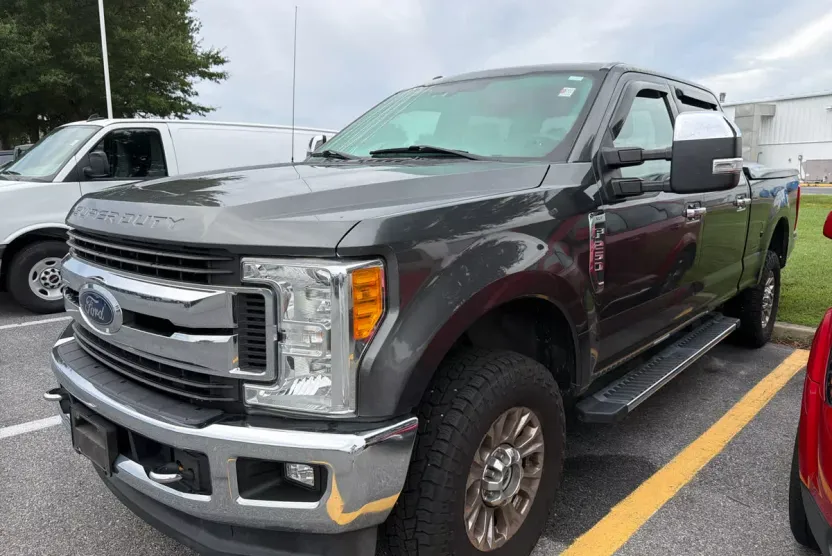 2017 Ford F-250 XLT photo 1