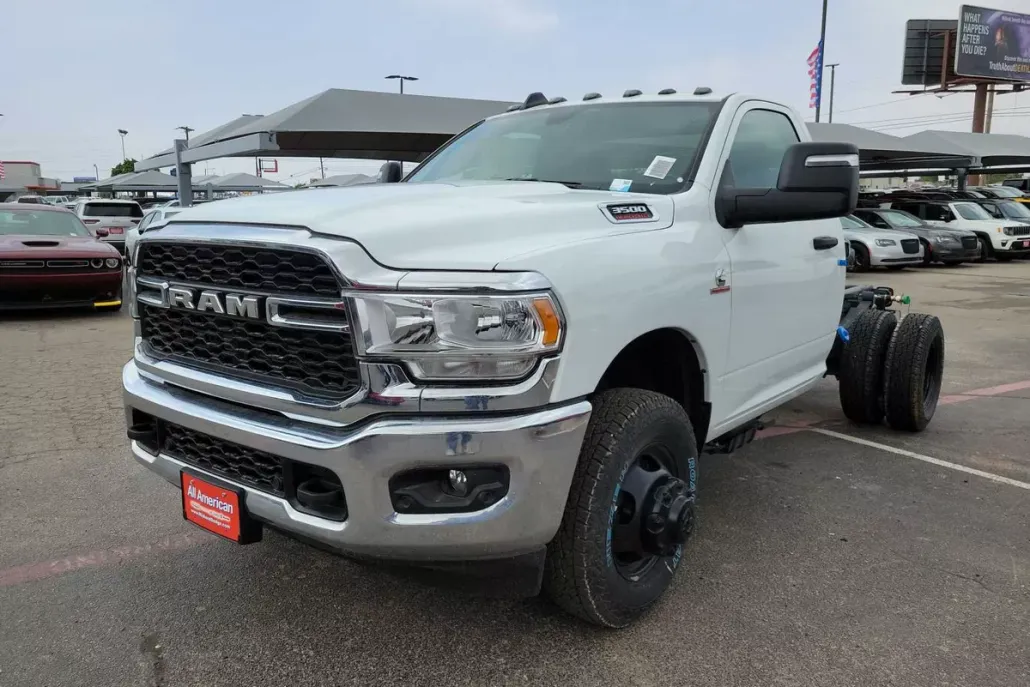 2024 Ram 3500 Tradesman photo 1