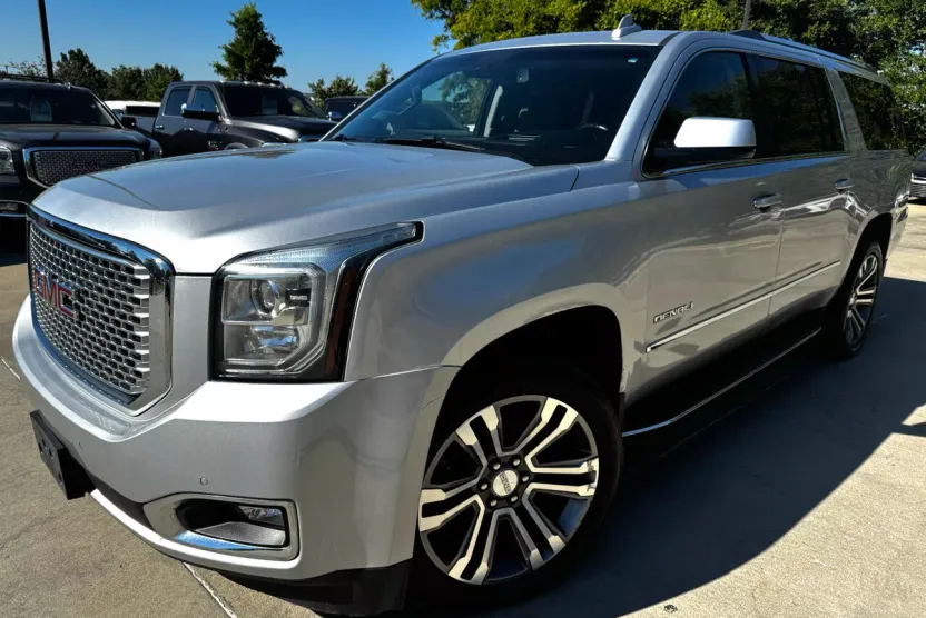 2017 Gmc Yukon XL Denali photo 1