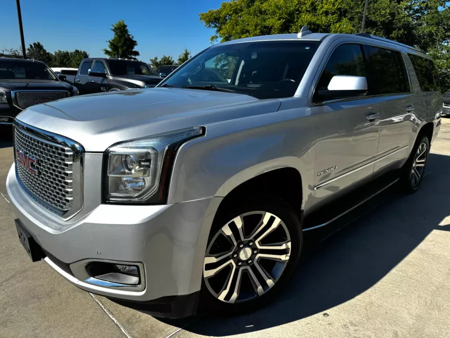 2017 Gmc Yukon XL Denali photo 1
