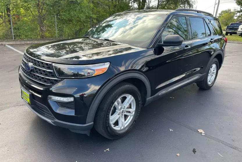 2020 Ford Explorer XLT photo 1