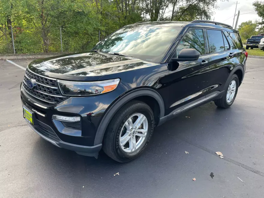 2020 Ford Explorer XLT photo 1