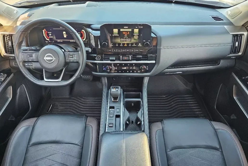 2022 Nissan Pathfinder Platinum photo 1
