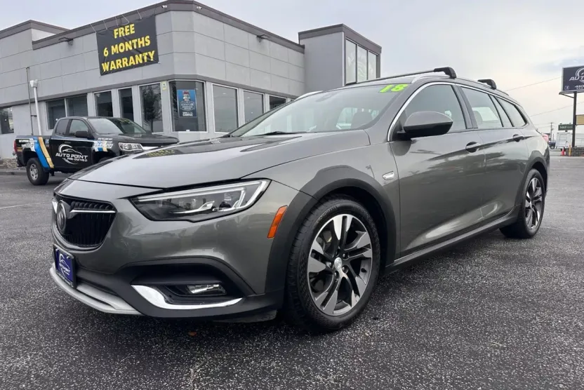 2018 Buick Regal TourX Essence photo 1