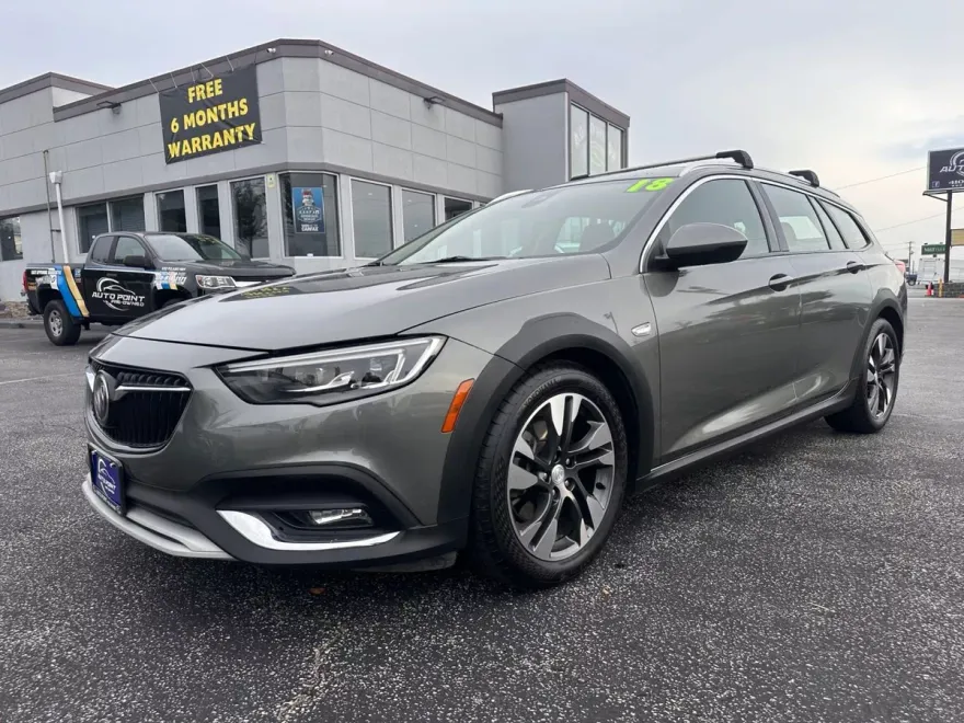 2018 Buick Regal TourX Essence photo 1