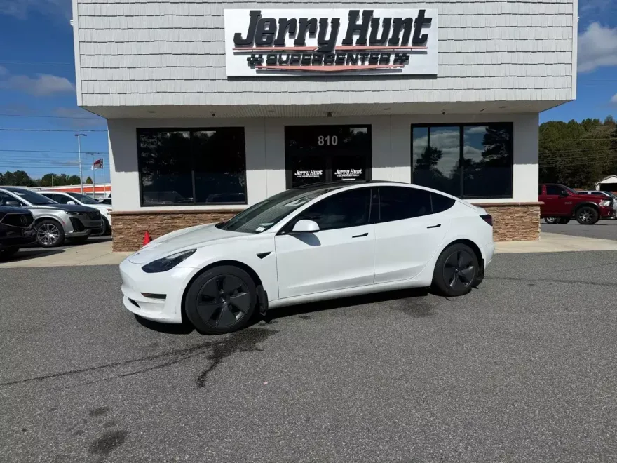 2021 Tesla Model 3 Standard Range Plus photo 1