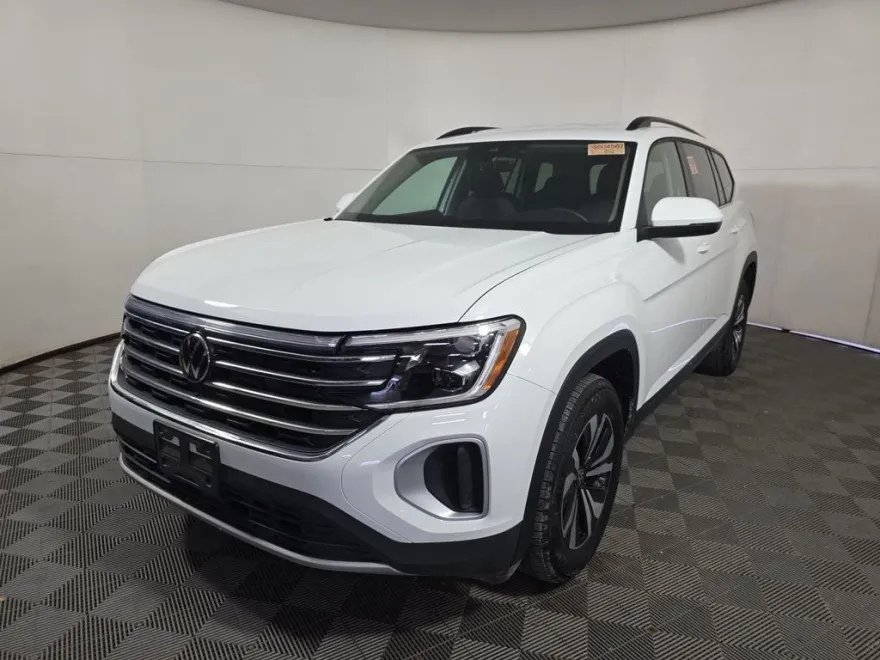 2024 Volkswagen Atlas SE photo 1