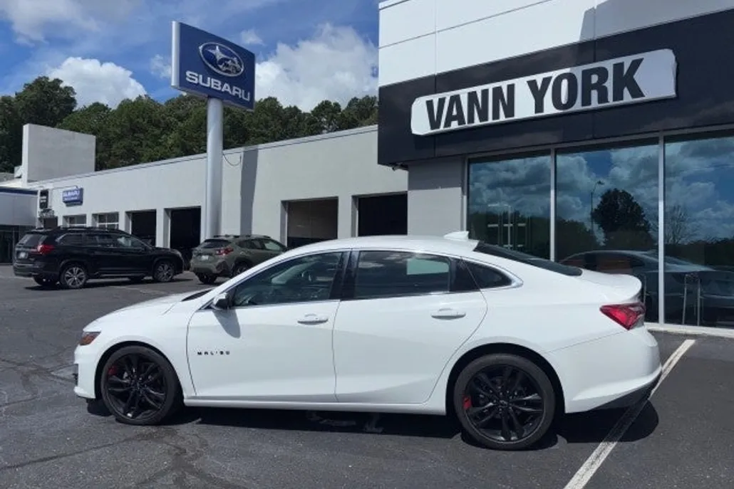 2020 Chevrolet Malibu 1LT photo 1