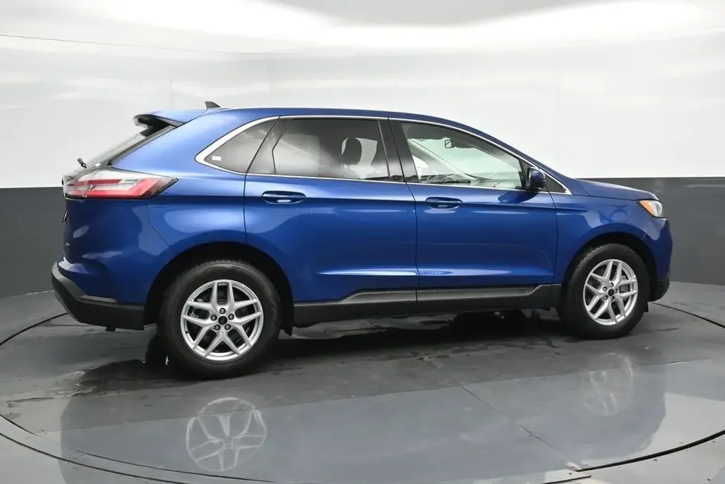 2024 Ford Edge SEL photo 1